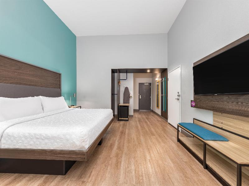 Tru by Hilton The Colony Dallas image