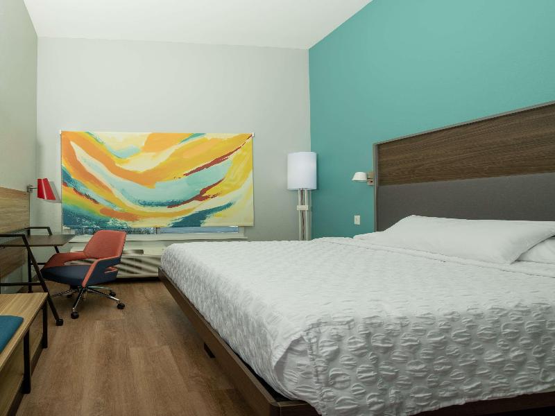 Tru by Hilton The Colony Dallas image