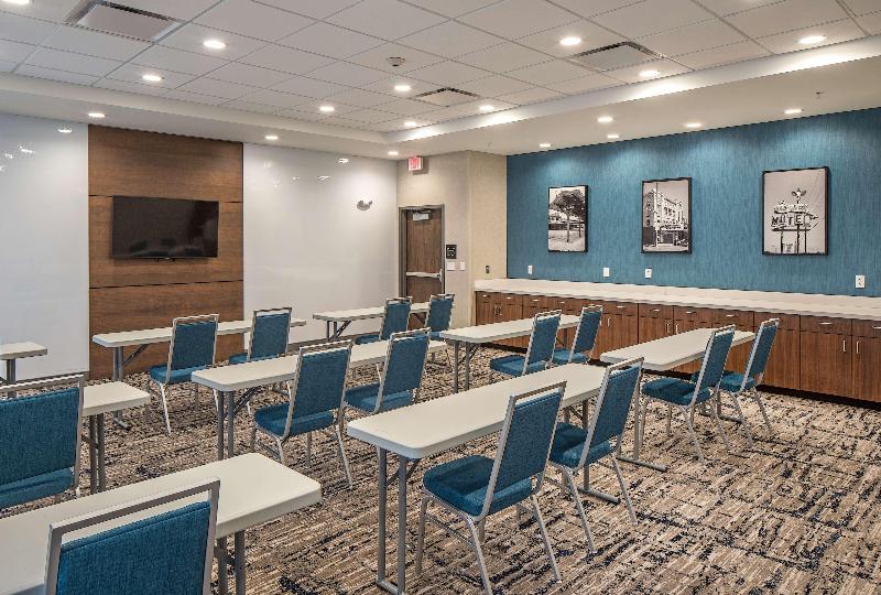 Hampton Inn By Hilton Hastings image