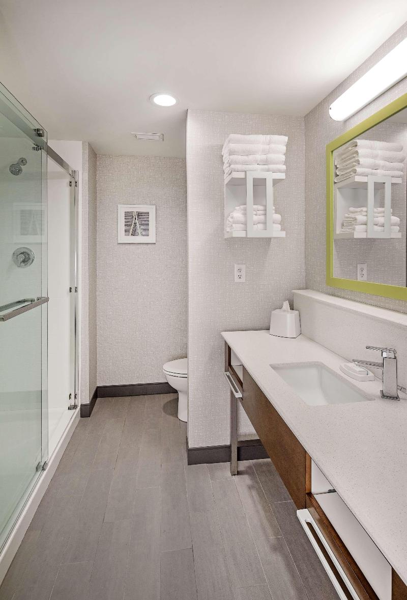 Hampton Inn By Hilton Hastings image
