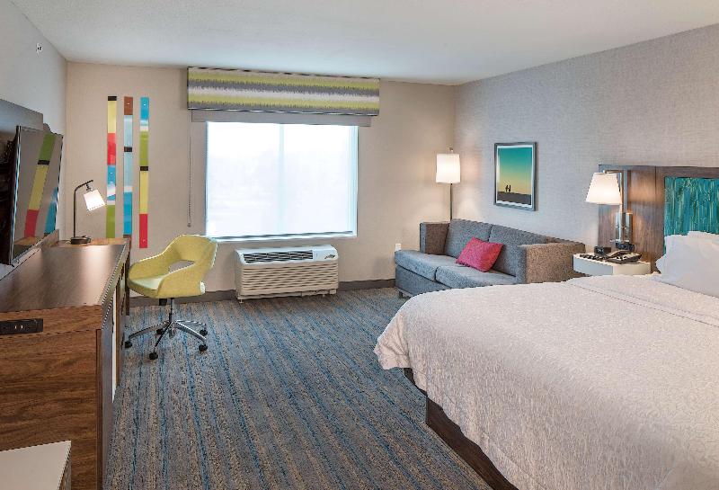 Hampton Inn By Hilton Hastings image