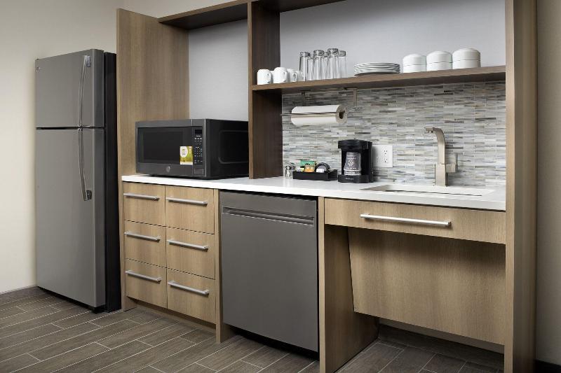 Home2 Suites by Hilton Clovis Fresno Airport image