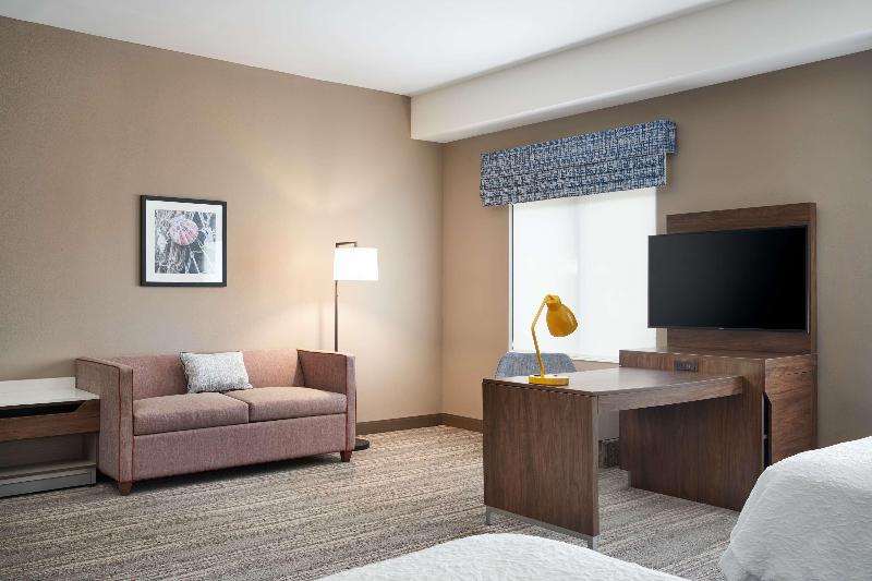 Hampton Inn Clewiston image 8