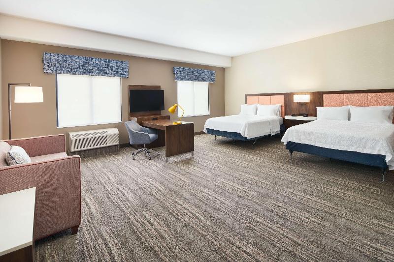 Hampton Inn Clewiston image 4