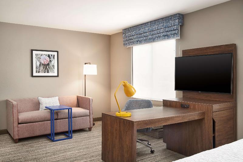 Hampton Inn Clewiston image