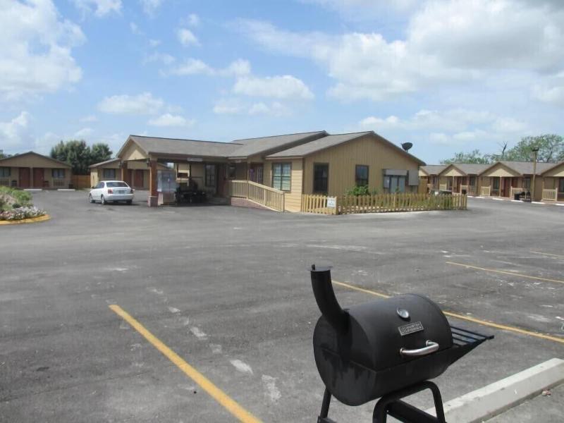 Kenedy Country Inn