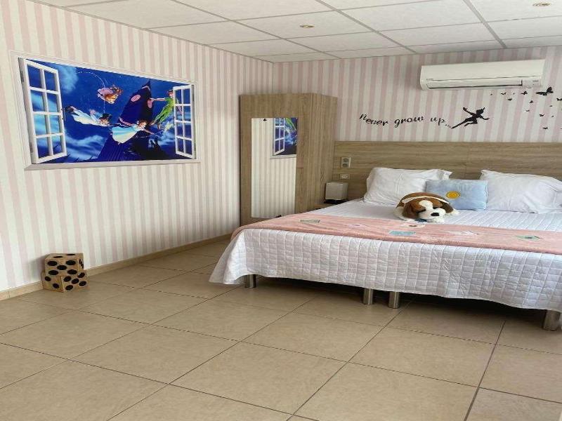 The Originals Boutique Hotel Lakeside Biscarrosse image