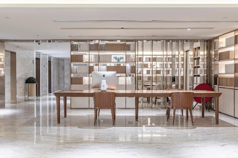 Lobby & Reception