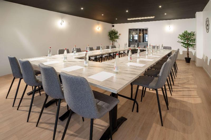 Sure Hotel by Best Western Rouvignies Valenciennes image