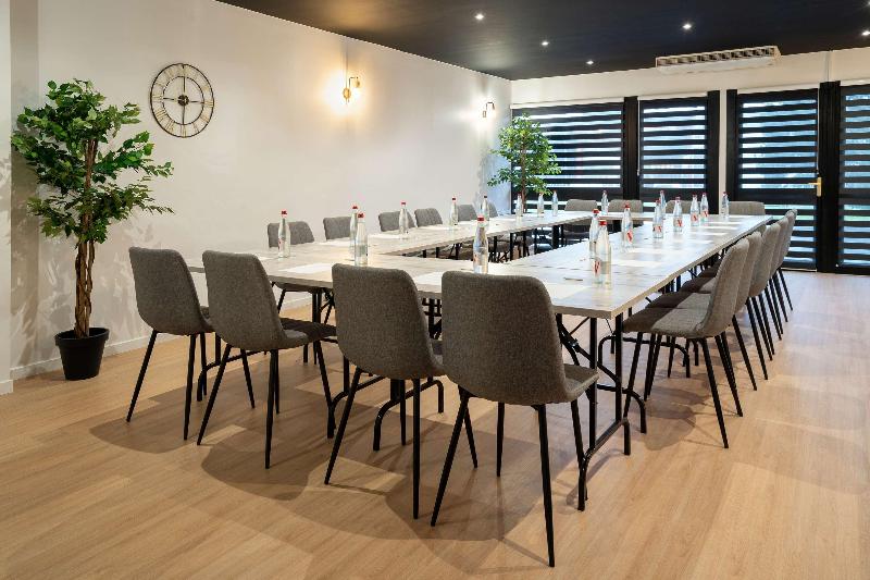 Sure Hotel by Best Western Rouvignies Valenciennes image