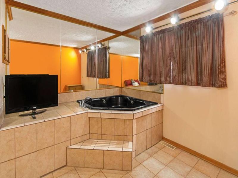 Magnuson Hotel Extended Stay Canton Ohio image