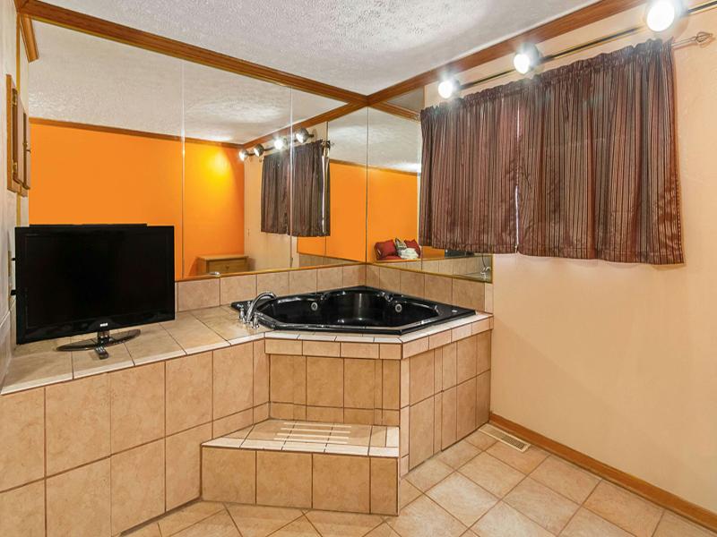 Magnuson Hotel Extended Stay Canton Ohio image