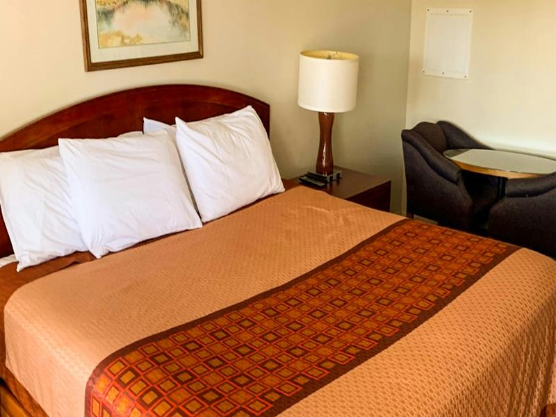 Hampton Motor Inn image