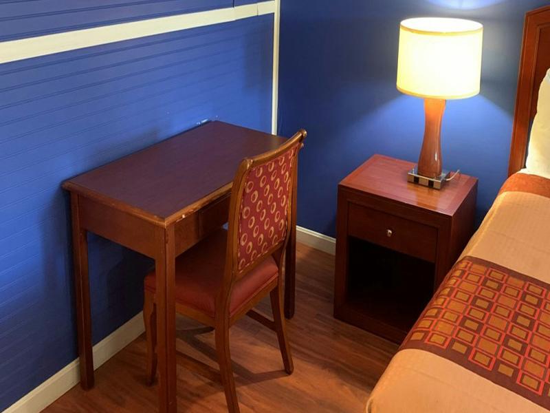 Hampton Motor Inn image