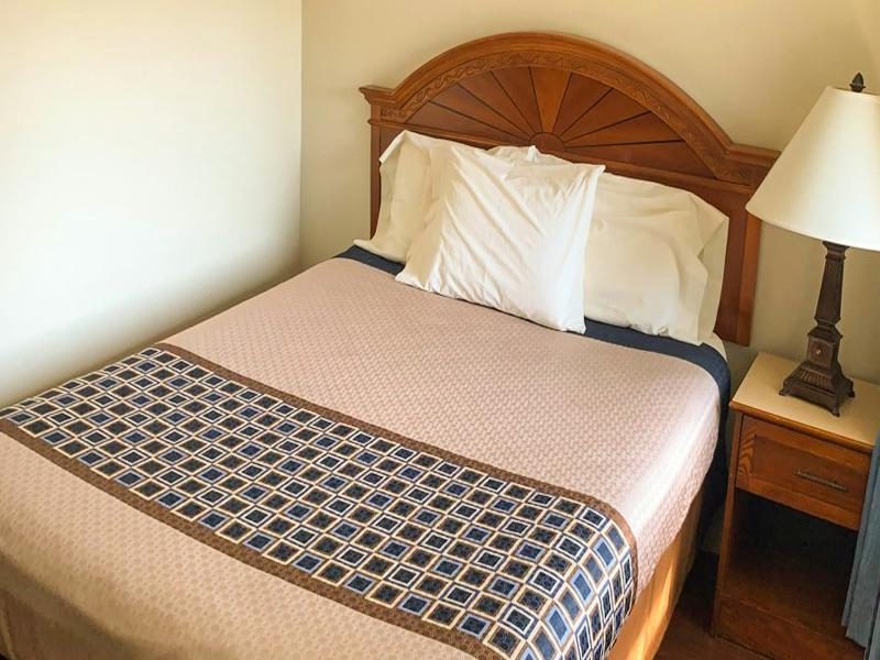 Hampton Motor Inn image