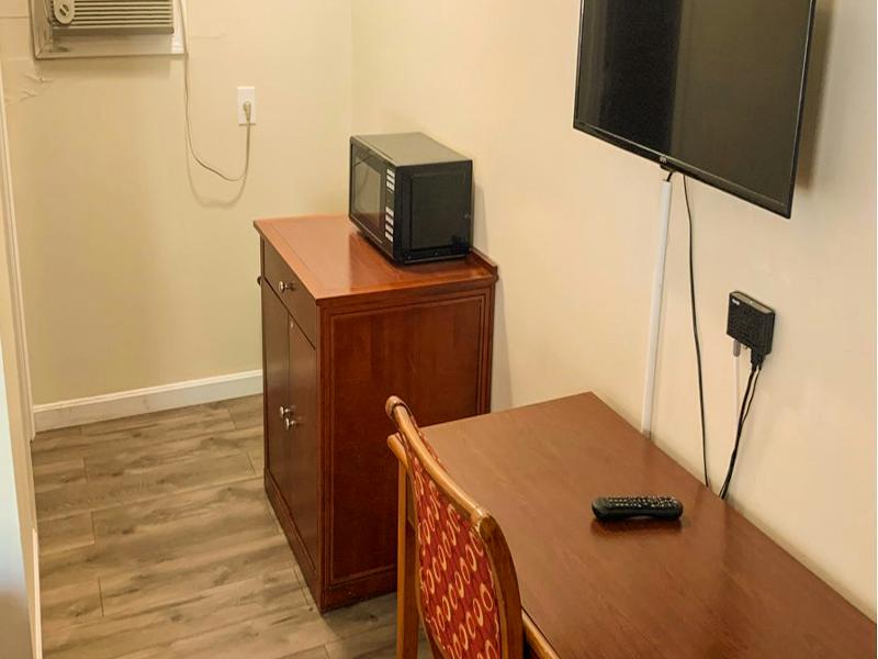 Hampton Motor Inn image