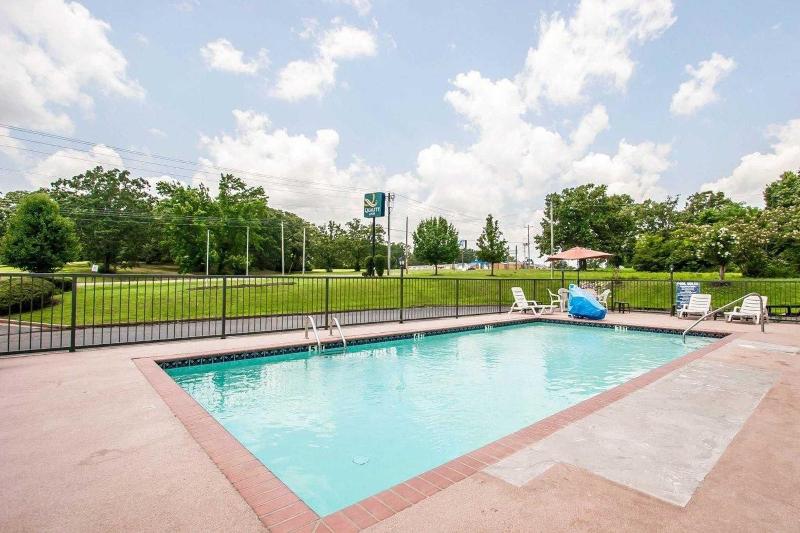 Quality Inn Savannah South image