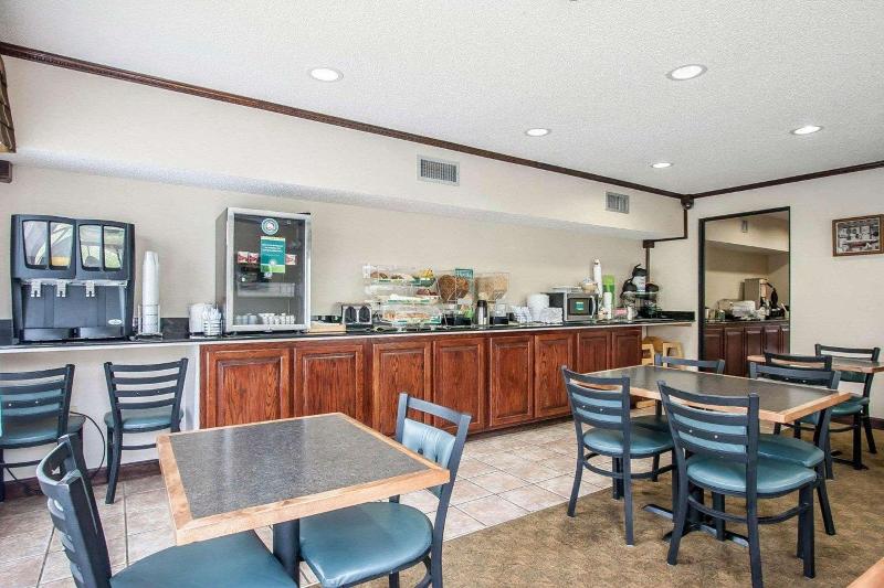 Quality Inn Savannah South image