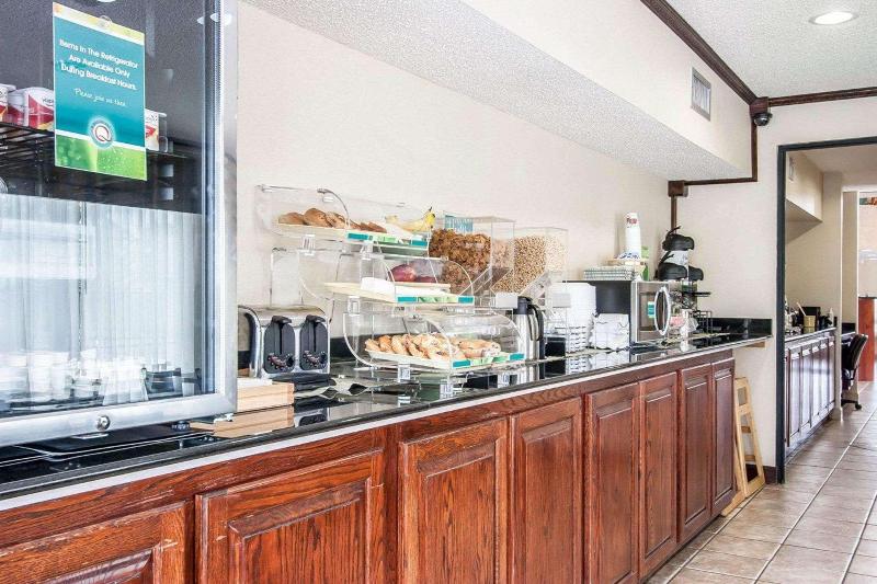 Quality Inn Savannah South image