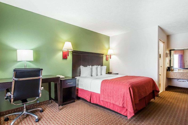 Quality Inn Savannah South image