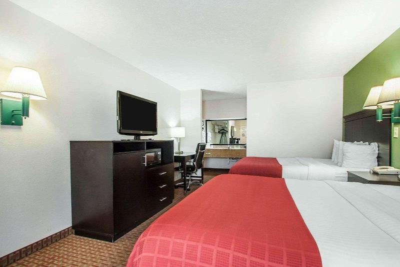 Quality Inn Savannah South image