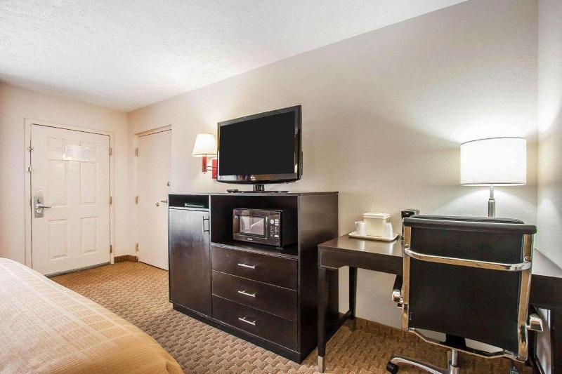 Quality Inn Savannah South image