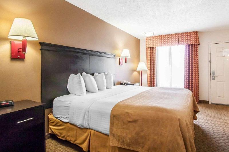 Quality Inn Savannah South image