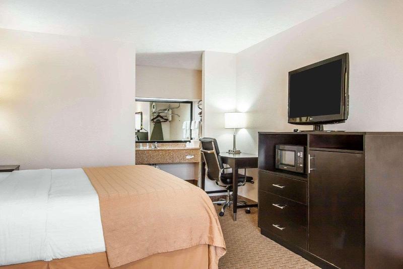 Quality Inn Savannah South image