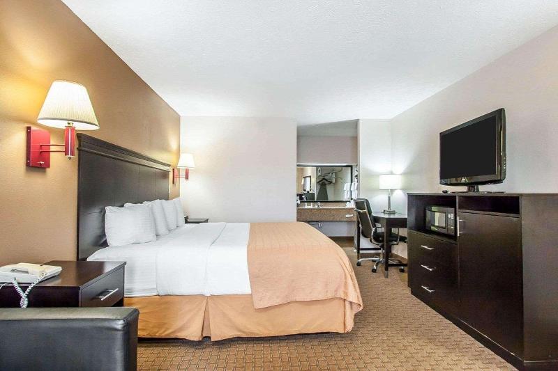 Quality Inn Savannah South image