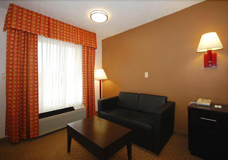 Quality Inn Savannah South image