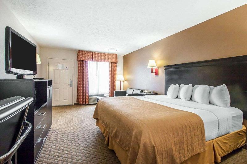 Quality Inn Savannah South image