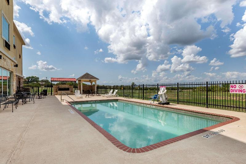 Comfort Inn & Suites Gatesville image