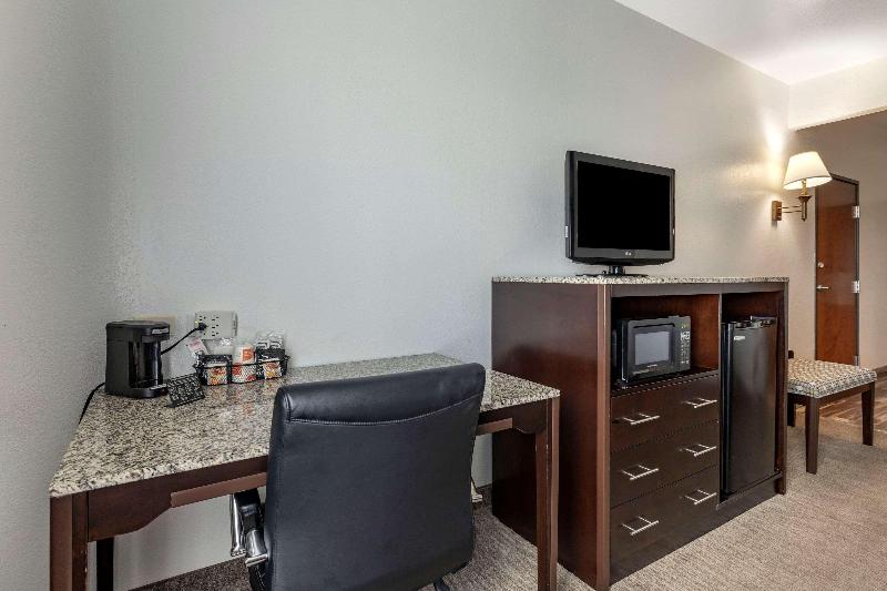 Comfort Inn & Suites Gatesville image