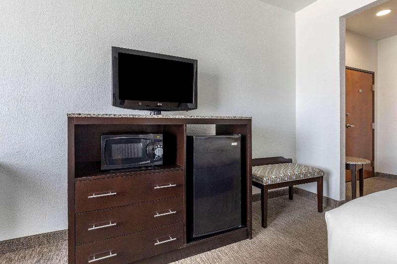 Comfort Inn & Suites Gatesville image