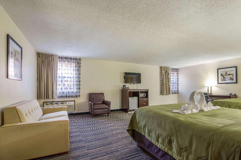 Quality Inn Grayville image 6
