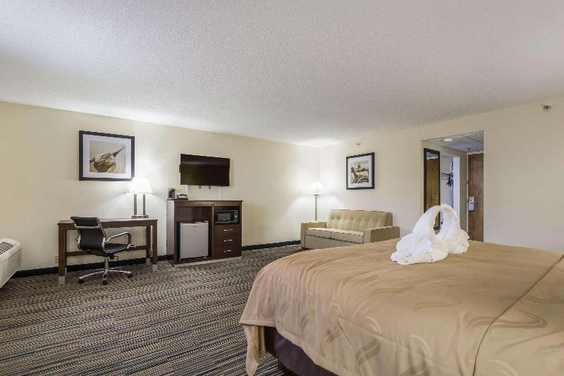 Quality Inn Grayville image 5