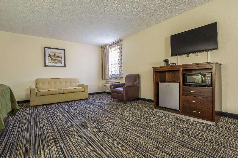 Quality Inn Grayville image