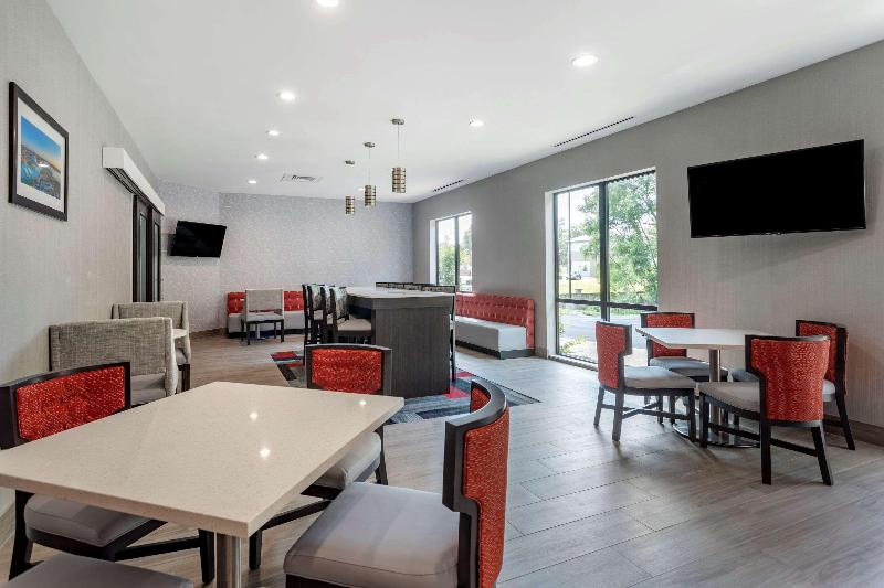 Comfort Inn Suites Olive Branch image