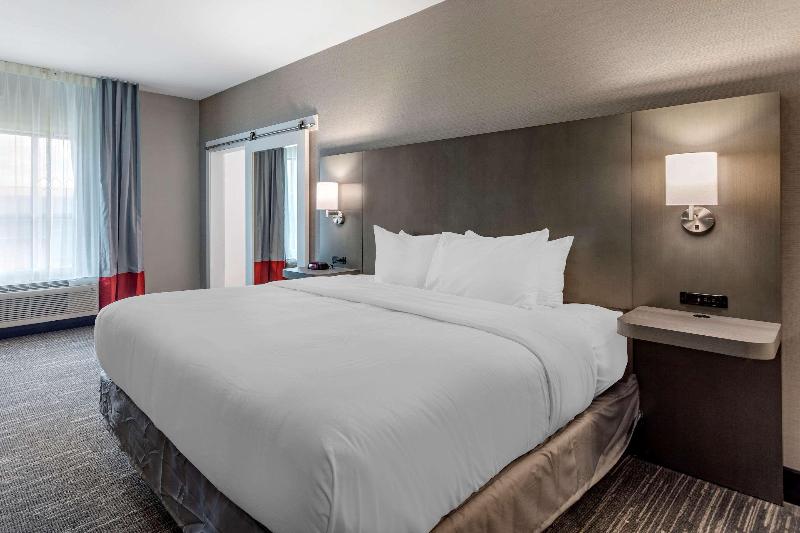 Comfort Inn Suites Olive Branch image