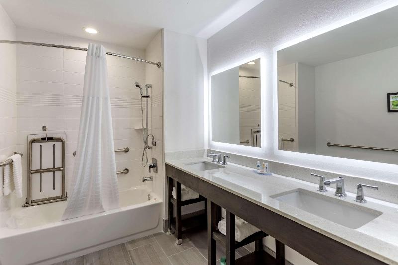 Comfort Inn Suites Olive Branch image