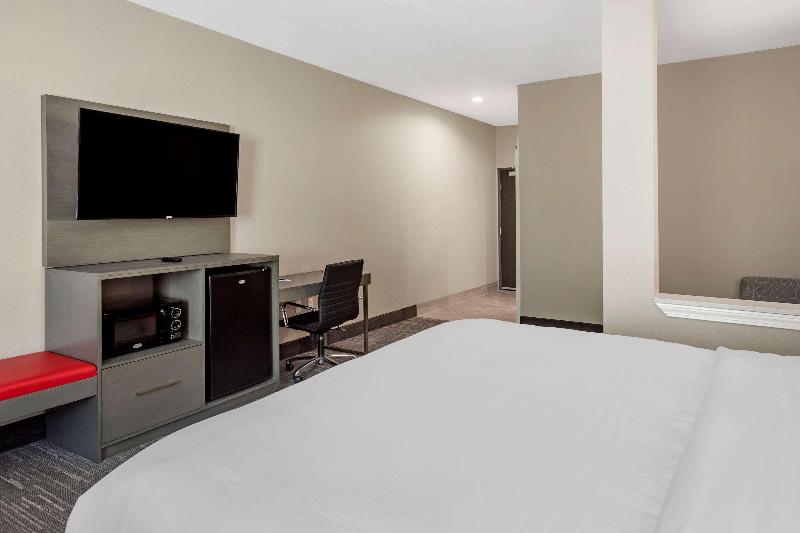 Comfort Inn Suites Olive Branch image