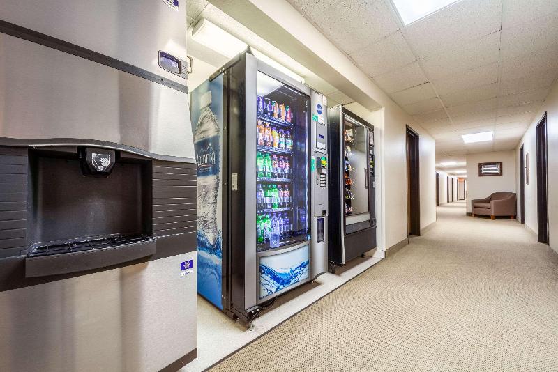 Econo Lodge Sioux Center image