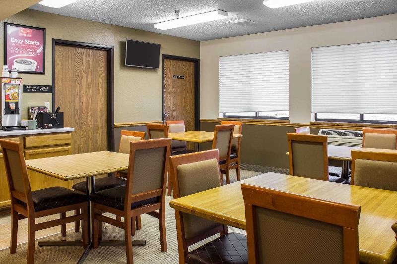 Econo Lodge Sioux Center image