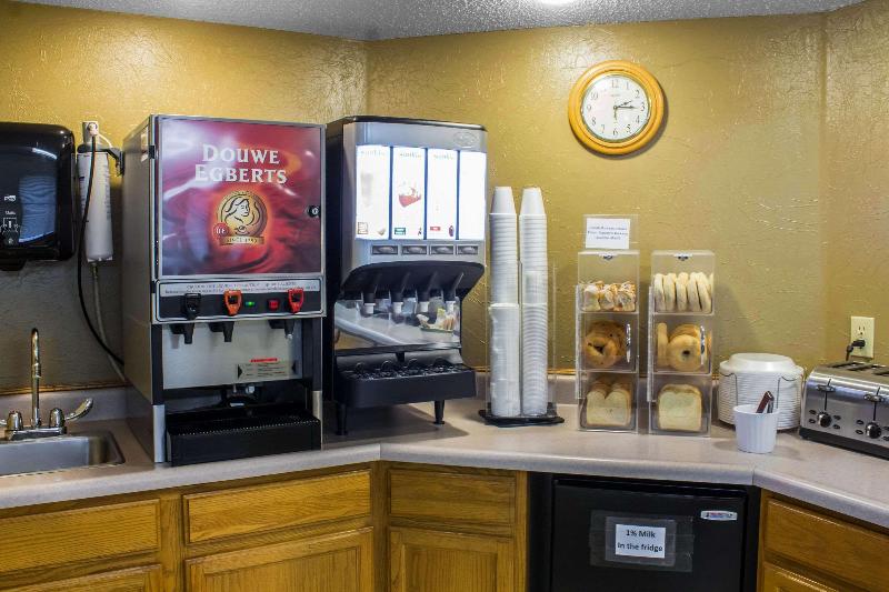 Econo Lodge Sioux Center image