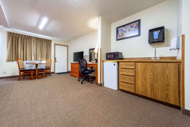 Econo Lodge Sioux Center image