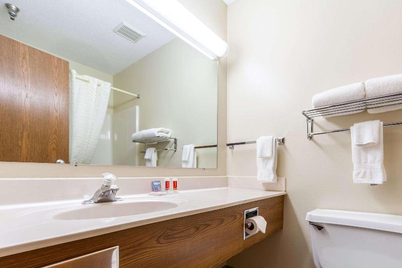 Econo Lodge Sioux Center image