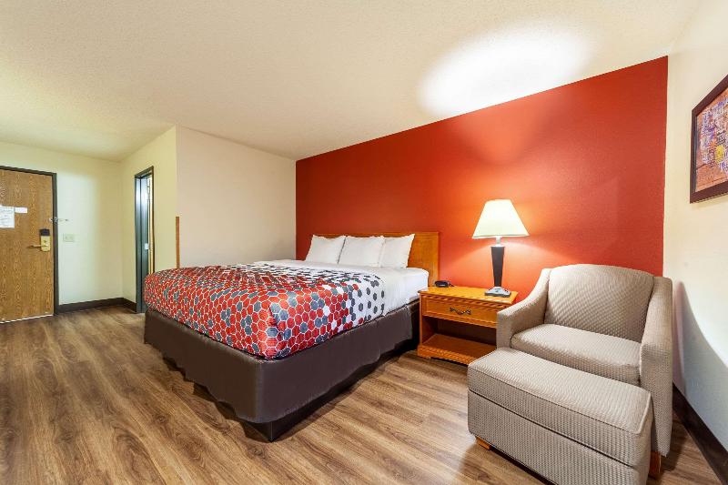 Econo Lodge Sioux Center image