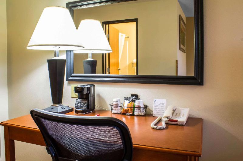 Econo Lodge Sioux Center image