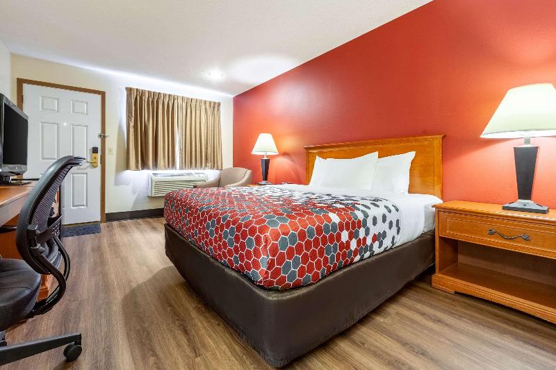 Econo Lodge Sioux Center image