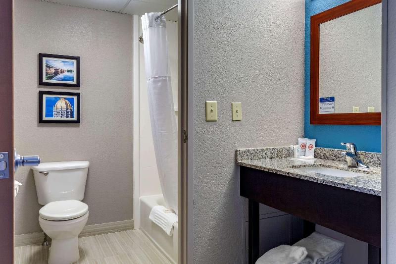 Comfort Inn Griswold image